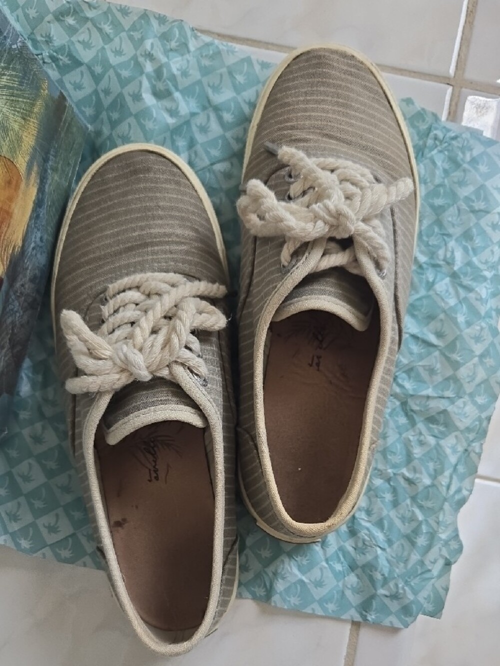 Margaritaville 'Dream Catcher' Shoe Box — Grey Stripe Label - Picture 3 of 5